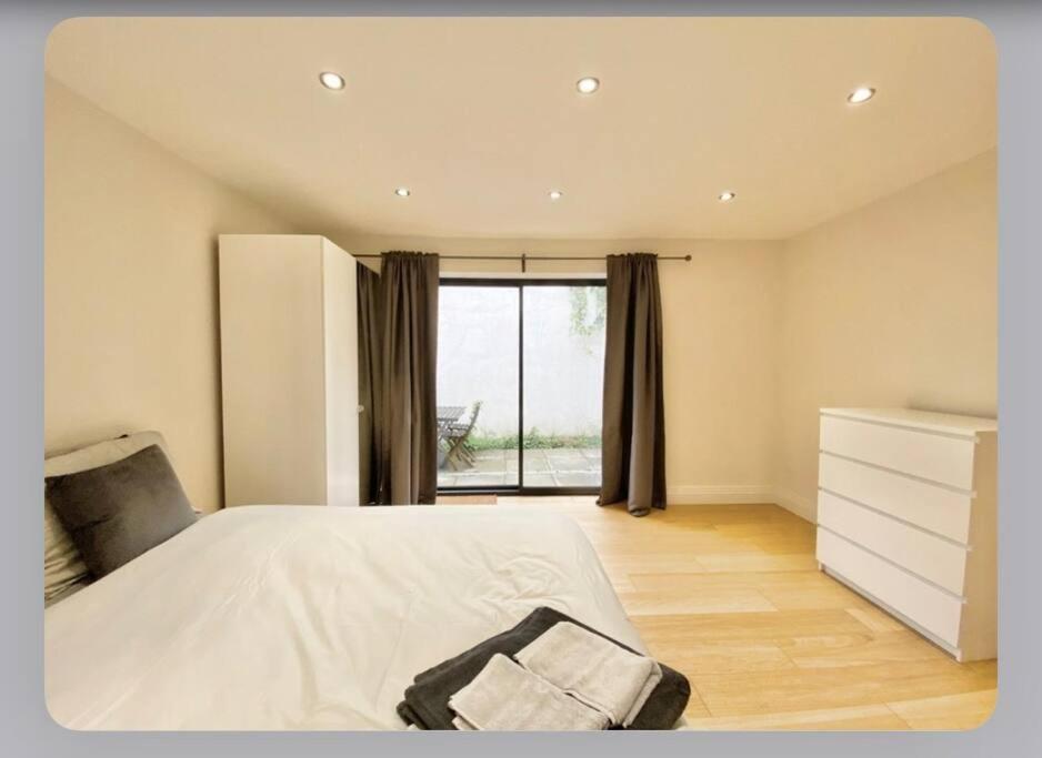 Luxury 4-Bed Apartment With Balcony & Garden, Near Emirates Stadium, 15 Mins To Central Londra Exterior foto
